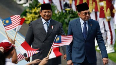 Presiden Prabowo Batal Lantik Lulusan IPDN, Fokus Sambut PM Malaysia di Jakarta