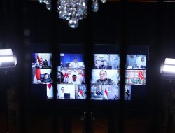 Rapat Virtual dari Hambalang, Prabowo Tegaskan Pentingnya Ketegasan Hukum bagi Pelaku Pembakaran