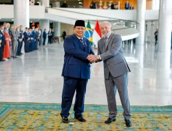 Presiden Brasil Disambut Ribuan Pelajar di Monas, Anak-Anak Antusias Kibarkan Bendera Indonesia–Brasil