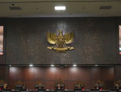 Menkum Tegaskan Putusan MK Harus Dipatuhi
